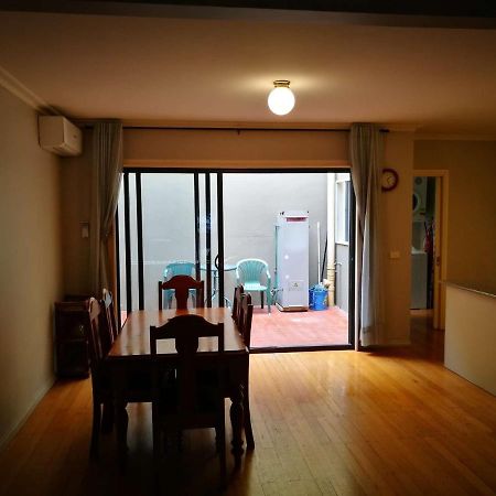 אפרטהוטל מלבורן Moonee Valley Views מראה חיצוני תמונה