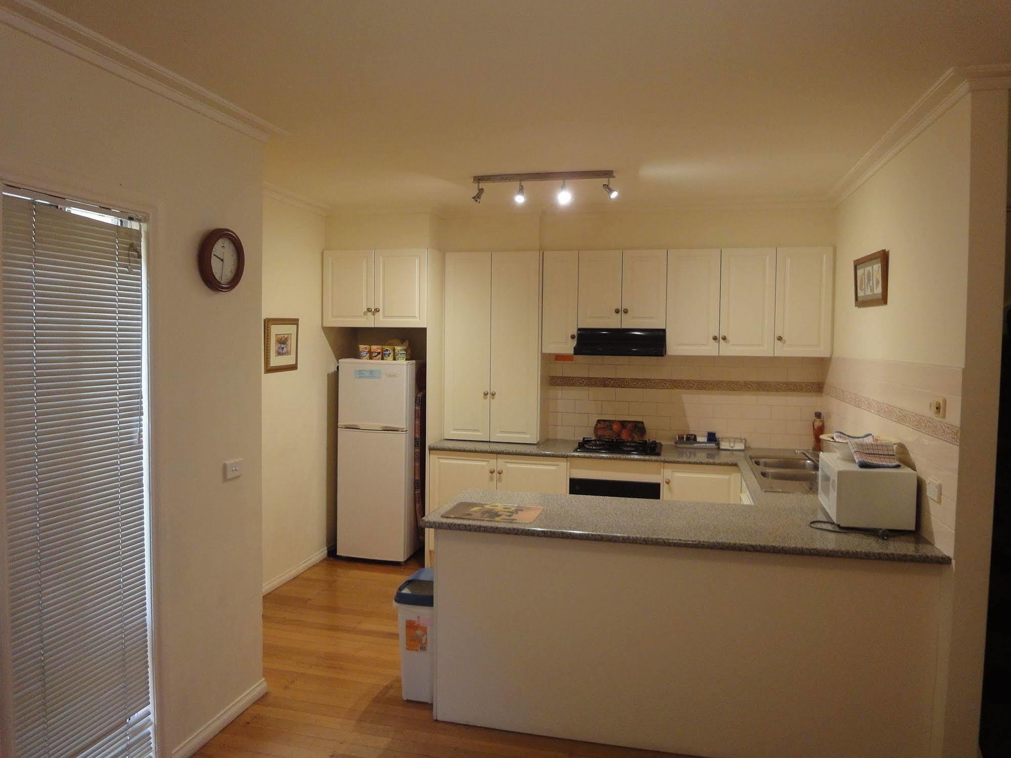 אפרטהוטל מלבורן Moonee Valley Views מראה חיצוני תמונה
